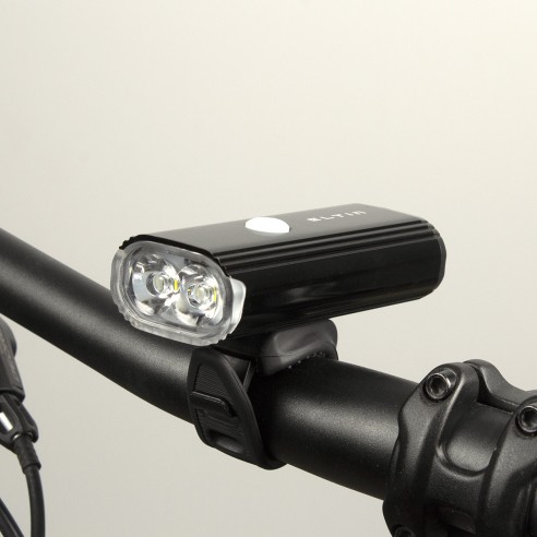 Luz delantera bicicleta Focus 800 Lúmenes